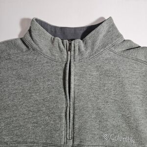 Columbia Men's Medium 1/4 Zip Stand Collar Gray Pullover.